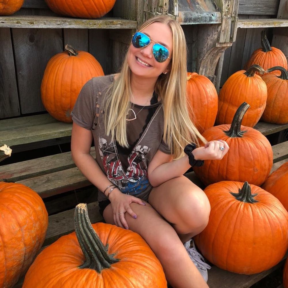 Meet your Posher, Teddi